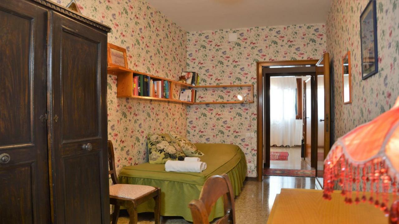 Ca Lezze Bell'Appartamento Nel Cuore Di Venezia Luaran gambar
